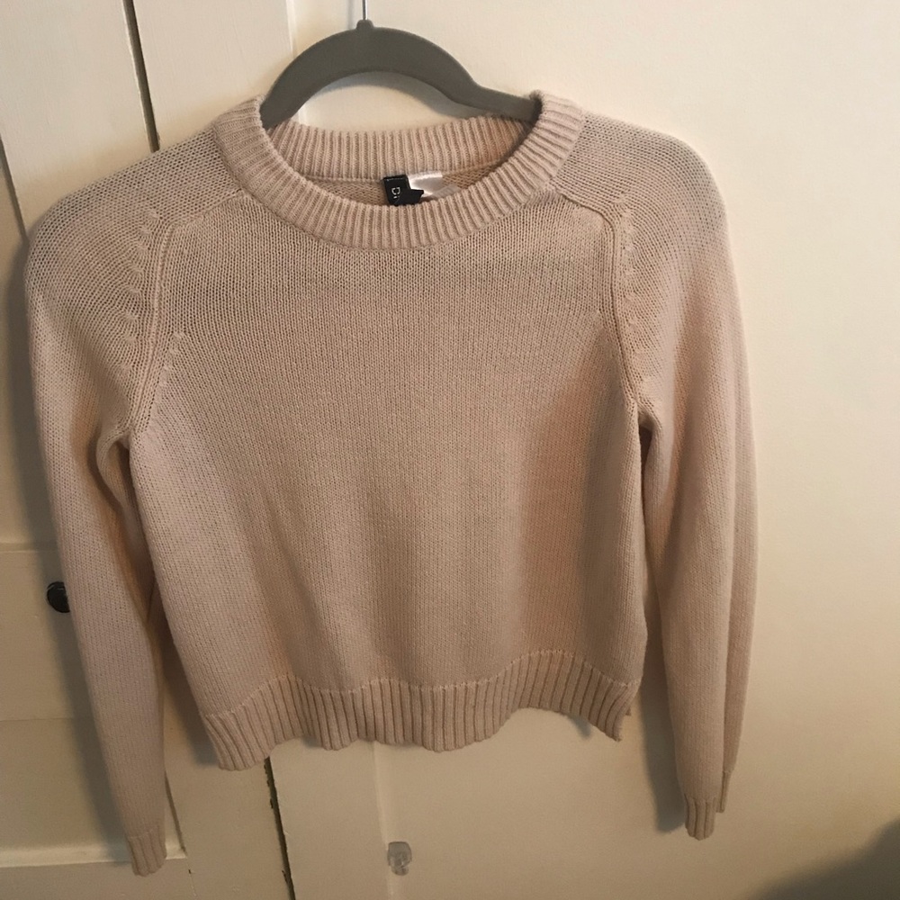 H&M light pink sweater